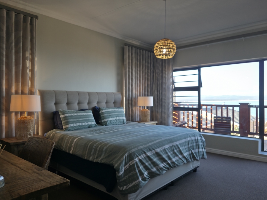 4 Bedroom Property for Sale in Wavecrest Eastern Cape